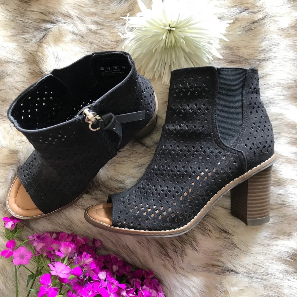 Dr. Scholl’s true comfort peep toe bootie!